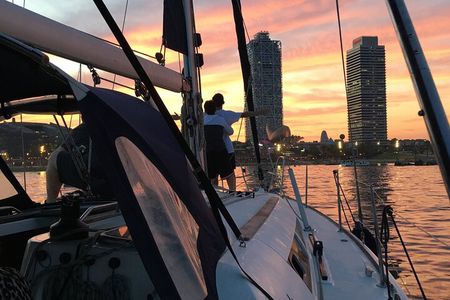 Sunset boat trip with open bar of cava (local champagne)