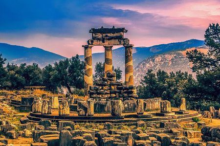 Discover Spiritual Delphi & Thermopylae Battlefield Private Trip