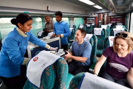 Travel To Taj Mahal By High Speed Train/Private Tour