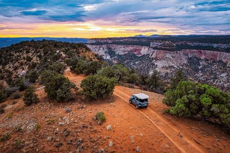 East Zion: Zion Cliffs Sunset Jeep Tour