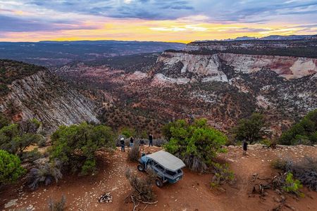 East Zion: Zion Cliffs Sunset Jeep Tour