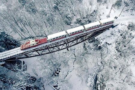 Private Tour to Bakuriani Ski Resort and the Legendary Borjomi