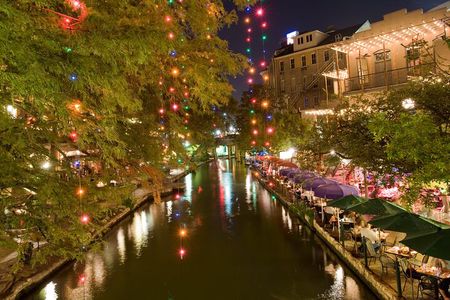 San Antonio Premium Night Tour with Dinner and Tower of Americas