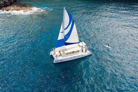 Deluxe Sail & Snorkel to the Captain Cook Monument 