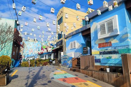Gamcheon Culture Village, Jagalchi fish market story telling Tour
