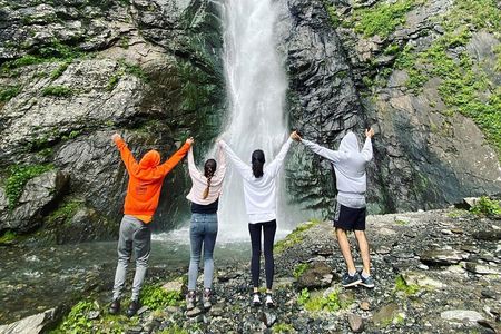 Kazbegi:Hiking to Gveleti Waterfall
