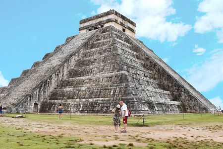 One day tour to the MAYAN ancient city Chichén Itza (Cenote and Valladolid)