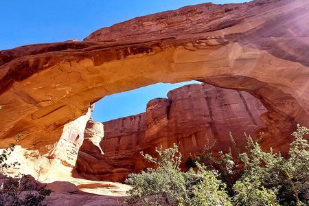 Discover The Hidden Arches: Solitaire Arches Private Desert Hike