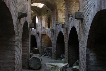Tour in the ruins of Pozzuoli with an archaeolgist.