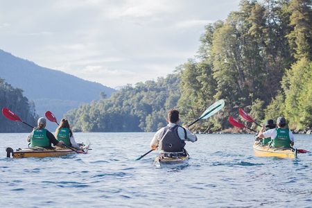 Guided Half Day Kayak Tour with Picnic in Villa la Angostura