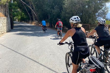 E-Bike Tour with Wine Tasting in Dafnes, Heraklion