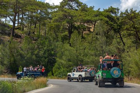 Green Canyon Jeep Safari with Lunch, Waterfall and Boat Trip