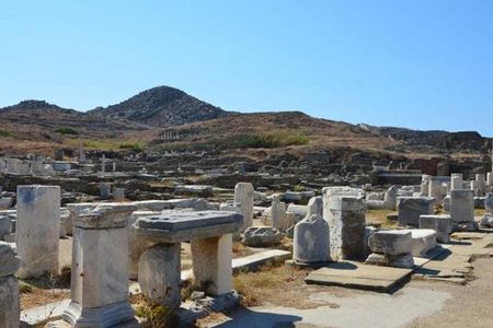 Ancient Delos and Rhenia Island Cruise from Tourlos
