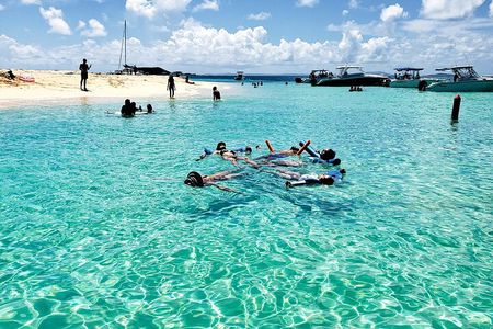 Private All-Inclusive 22ft Boat Guided Snorkeling Icacos Palomino