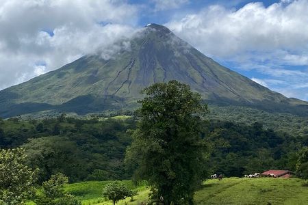 From San José-Private Arenal Volcano & Local Life Experience