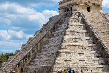 Discover Tour Chichen Itzá Plus (Cenote & Valladolid) from Cancun
