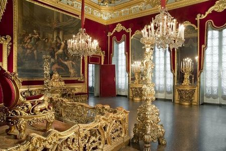Genoa: Private Royal Palace, Rolli Palaces & walking guided tour