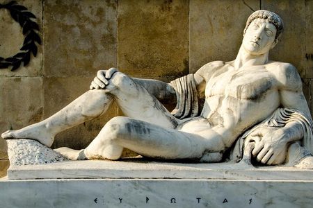 Thermopylae and Delphi Private Full-Day Tour from Athens