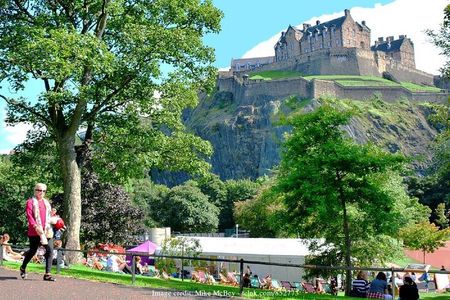 Private Full-Day Walking Tour in Edinburgh with Edinburgh Castle