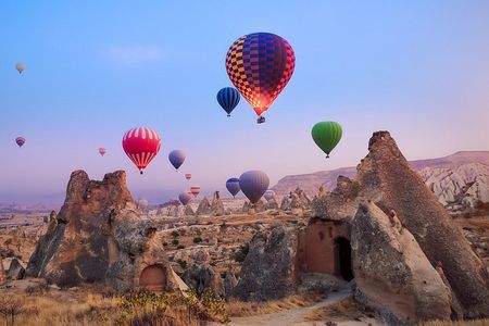 2-Day Cappadocia Tour from Istanbul with Cave Hotel Stay