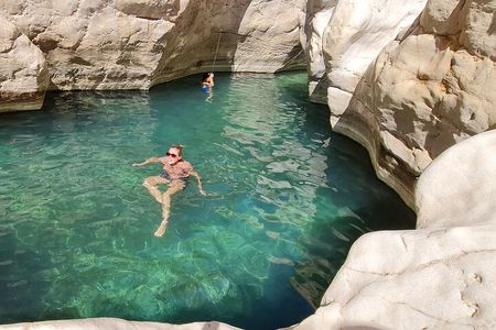 Oman Highlights: Wahiba Sands Desert & Wadi Bani Khalid Tour