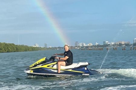 South Beach Jet Ski Rental departs Bayside Marketplace 