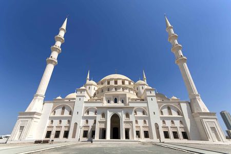 From Dubai to Fujairah: Full Day Tour with Sheikh Zayed Grand Mosque 