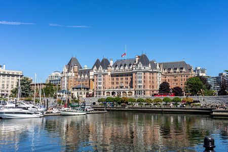 Butchart Gardens and Victoria Sightseeing Tour from Vancouver