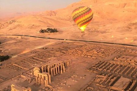 Over Night tour to Luxor Valley of the Kings & Hot Air Balloon - Hurghada
