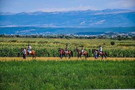 All-inclusive Horse riding & Jeep exploring