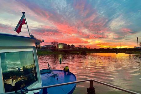 1-Hour Private Boat Rental on the Vistula River – Krakow