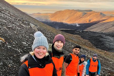 Volcano Eruption Site Hike & Reykjanes Tour from Reykjavik