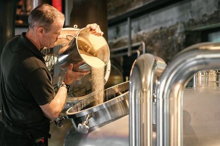 Edinburgh: Holyrood Distillery 'Journey to Whisky' Tour & Tasting
