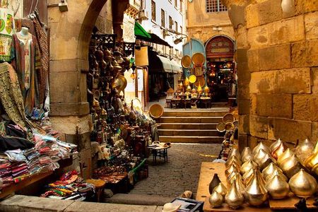 Guided Tour To The Pyramids, Khan Al Khalili Bazaar Including Tickets and Lunch