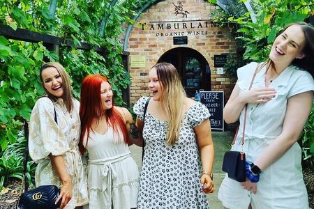 Hunter Valley Wine, Gin, Cheese & Chocolate Tour from Newcastle