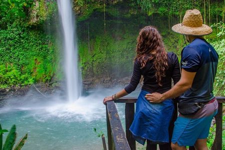 3 in 1 Combo: La Fortuna Waterfall, Hanging Bridges, Thermal Spa from San José