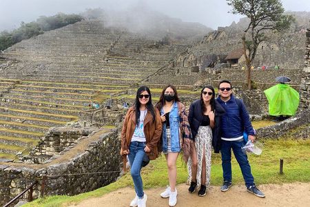 2-Day Guided Tour to Sacred Valley and Machu Picchu by Train