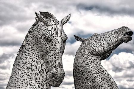 Stirling Castle, Whisky & Kelpies Tour starting Edinburgh