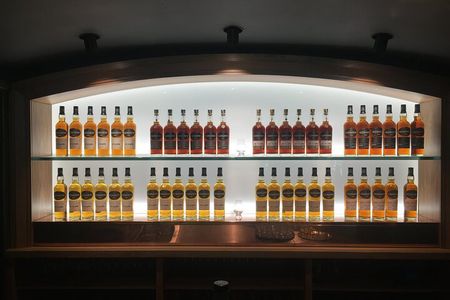 Stirling Castle, Loch Lomond Walk & Whisky Distillery Tour from Glasgow