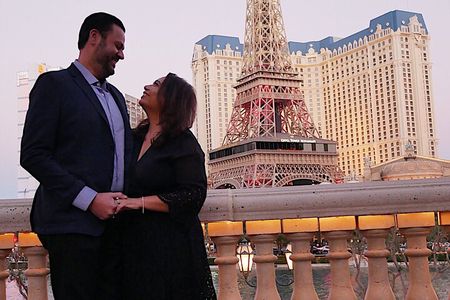 1.5-Hour Las Vegas Strip Limo Tour with Champagne and Photo Stops