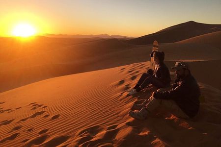 Dubai: Unique SUNRISE 4WD Red Dunes Safari 