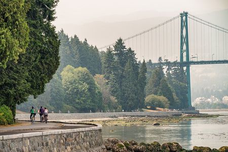 Vancouver Waterfront Guided Bike / Ebike Tour
