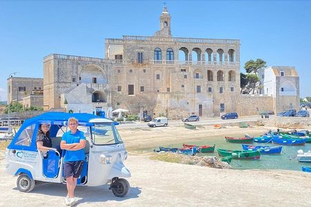 Polignano a Mare: Vintage Private Tour in TukTuk