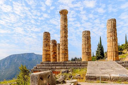 2-Day Delphi Meteora Tour From Athens