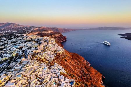 Santorini First-time Visitors Private Tour with Wine Tasting