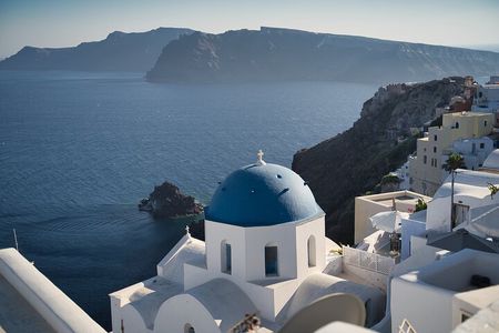 Private Oia Panoramic Scenes: Embrace the most picturesque village of Santorini!
