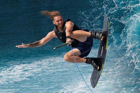 Private watersport boat REVOLVE tour