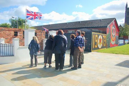 1 Hour Express Belfast Taxi/Cab Tour History, Murals, Troubles