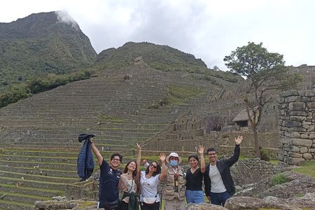 Private Professional Guide in Machu Picchu from Aguas Calientes