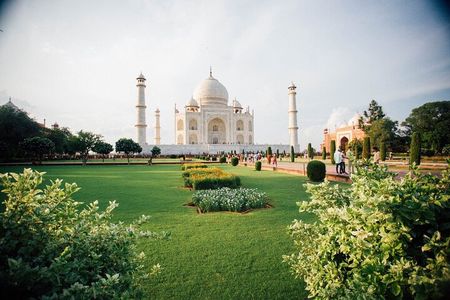 Delhi To Agra and Taj Mahal Day Trip By India's Fastest Express Train